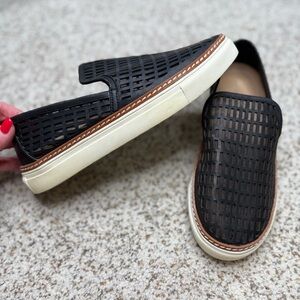 Antonio Melani Airla slip-on sneaker flat Black Leather Caged Women Size 7